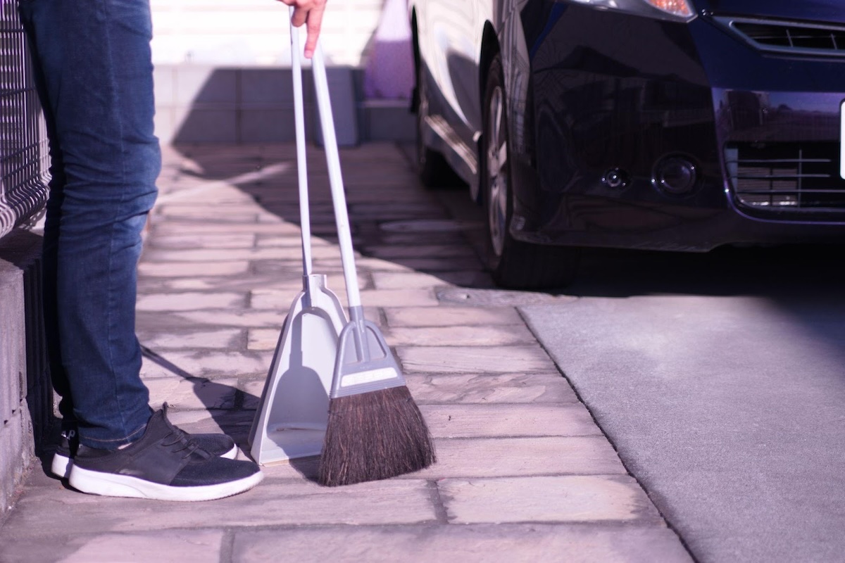 コンクリート汚れの原因や掃除方法、おすすめの洗剤を紹介 イメージ